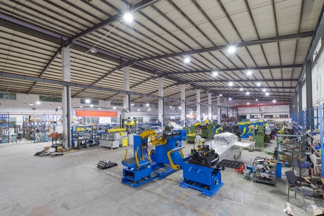 Aplicaci&oacute;n del alimentador autom&aacute;tico Power Press en la l&iacute;nea de punzonado