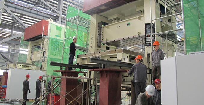 La línea de producción de chapa metálica para automóviles a gran escala KINGLAN fue aceptada con éxito