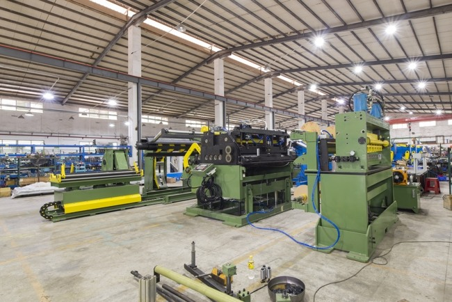 La aplicaci&oacute;n del alimentador autom&aacute;tico Power Press en la industria de autopartes