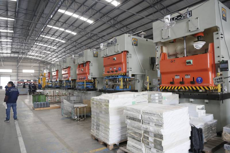 Composici&oacute;n y principio de funcionamiento de la prensa de manivela