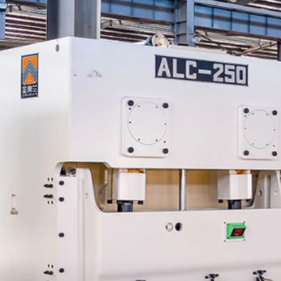 Prensa el&eacute;ctrica masiva y eficiente.